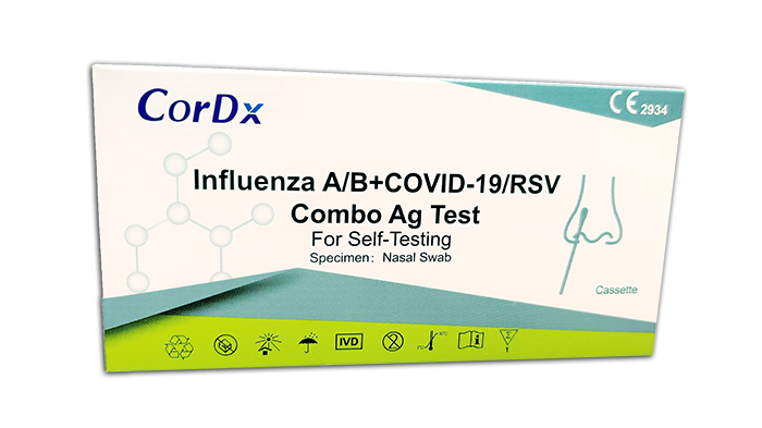 Verpackung eines Covid-19, Influenza A/B und RSV Testkits für Selbsttests, mit Angaben zur Probenahme.