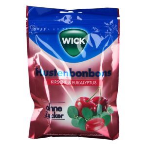 Verpackung von Wick Hustenbonbons in Kirsch- und Eukalyptusgeschmack, zuckerfrei, mit Kirschillustration.