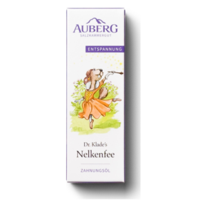 Eine Verpackung für Zahnungsoel mit einer fröhlichen Fee in einem orangefarbenen Kleid, umgeben von Blumen und Sternen.