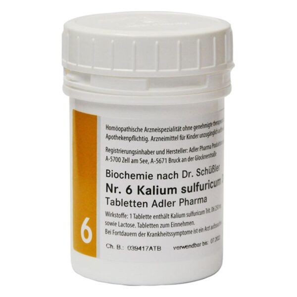 Weißer Behälter mit Deckel, beschriftet mit 'Kalium sulfuricum Nr. 6', enthält homöopathische Tabletten.