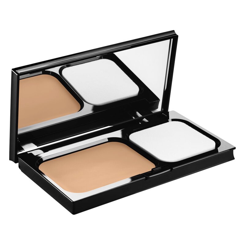 Spiegelreflex Compact-Puder mit einem beigen Make-up-Farbtiegel und einem Schwämmchen in einer schwarzen Verpackung.