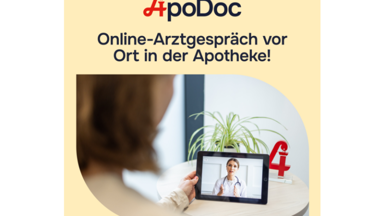 Person führt ein Online-Arztgespräch auf einem Tablet, mit Apotheke und Pflanze im Hintergrund.