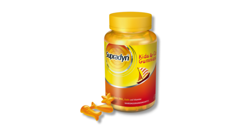 Flasche mit Supradyn Kids & Co Gummies, enthält vitaminreiche, farbenfrohe Gummibärchen in Fisch- und Sternform.