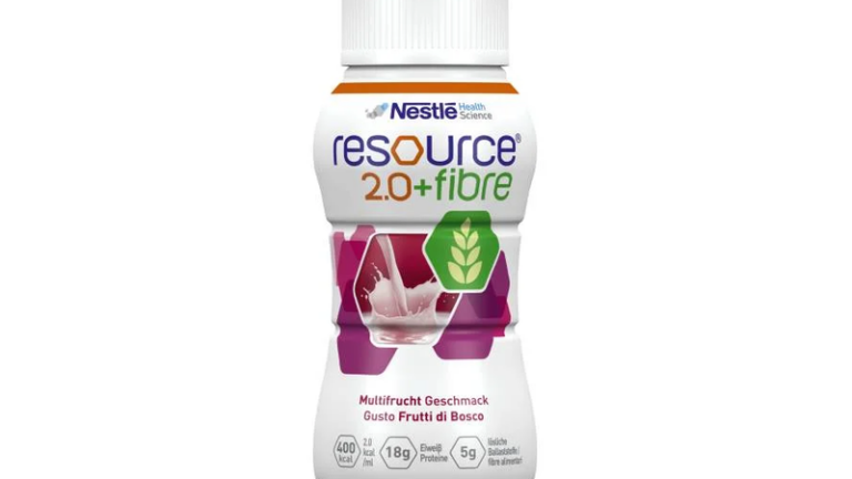 Plastikflasche mit Multifrucht-Geschmack, enthält Proteine und Ballaststoffe, von Nestlé Health Science.