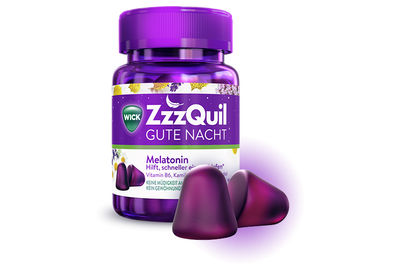Wick_ZZQuil_GuteNacht.png Lila Flasche mit Deckel und zwei lila Gelee-Drops, beworben als Schlafhilfe mit Melatonin.